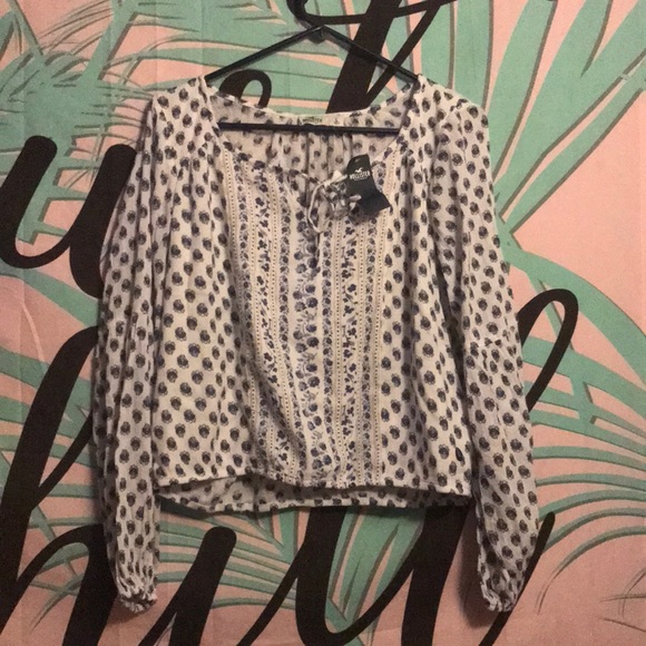 Hollister Tops - Hollister long sleeve